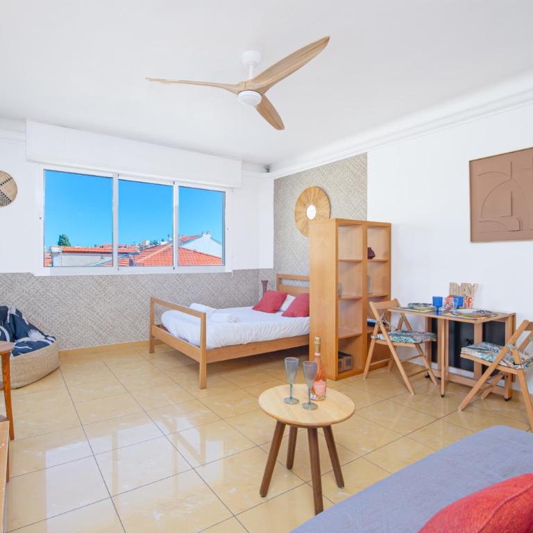 Studio avec terrase dans le centre ville - Studio with Balcony - 1
