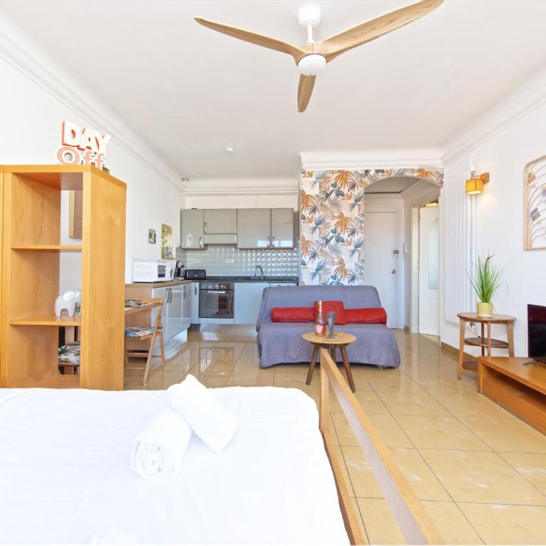 Studio avec terrase dans le centre ville - Studio with Balcony - 2
