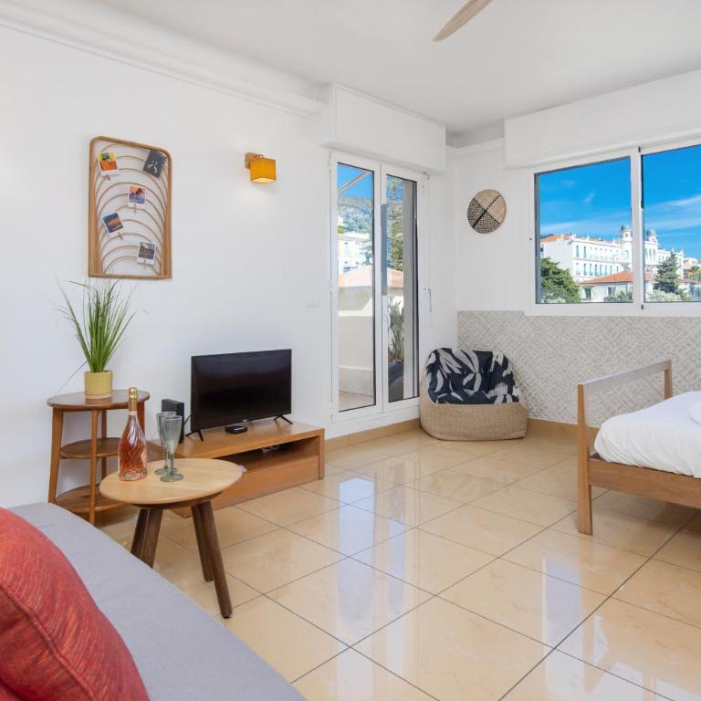 Studio avec terrase dans le centre ville - Studio with Balcony - 9
