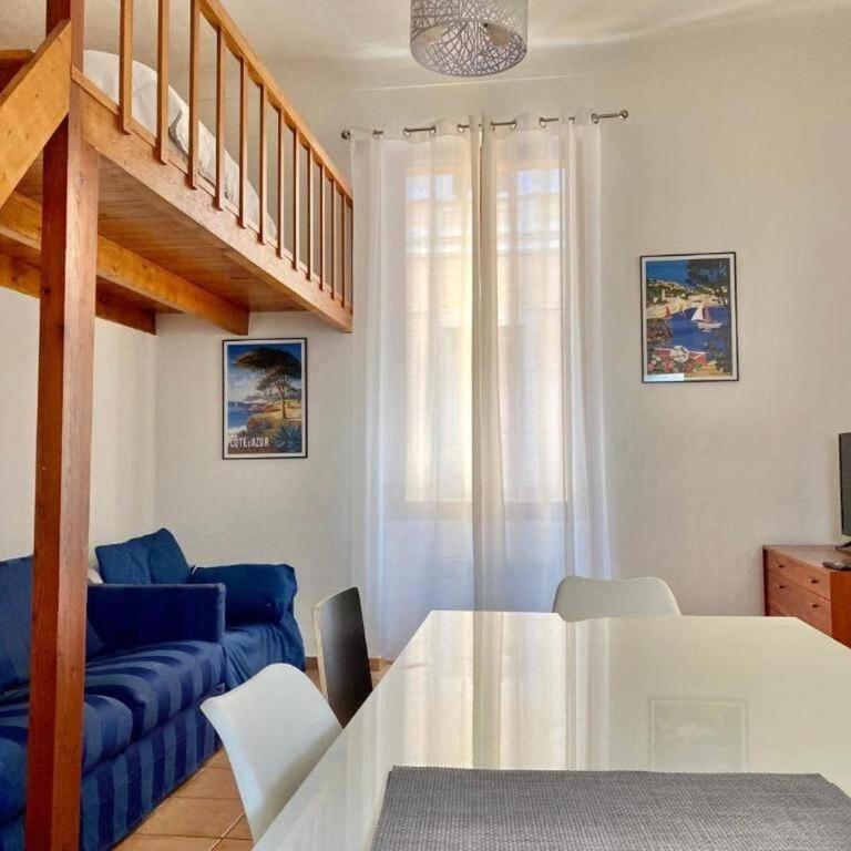 Appartement lumineux avec mezzanine - climatisé - One-bedroom Loft Apartment - 4