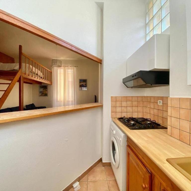 Appartement lumineux avec mezzanine - climatisé - One-bedroom Loft Apartment - 8