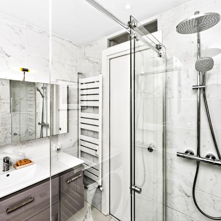 Élégant appartement au Palais Borrigo à 50 m du mer - Apartment mit 1 Schlafzimmer und Balkon - 25