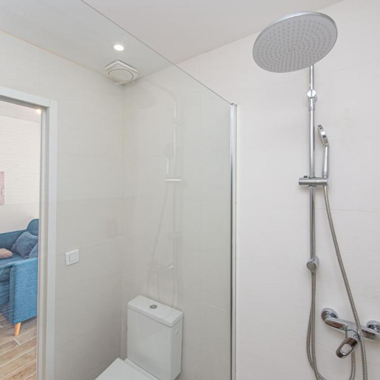 Nice, 3-room refurbished apartment near train station - Appartement 2 Chambres - 19