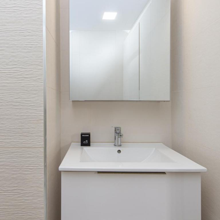 Nice, 3-room refurbished apartment near train station - Appartement 2 Chambres - 21