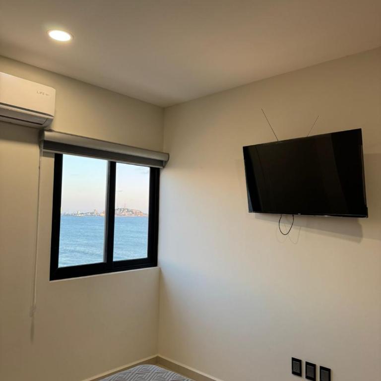 Sunsetline Malecón Mazatlán - Villa with Sea View - 11