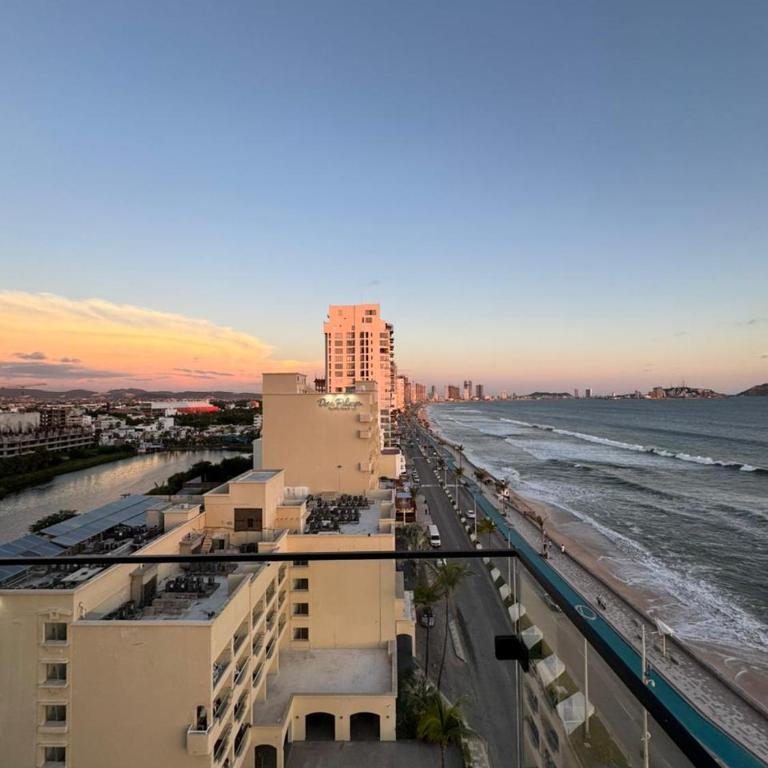 Sunsetline Malecón Mazatlán - Villa with Sea View - 5