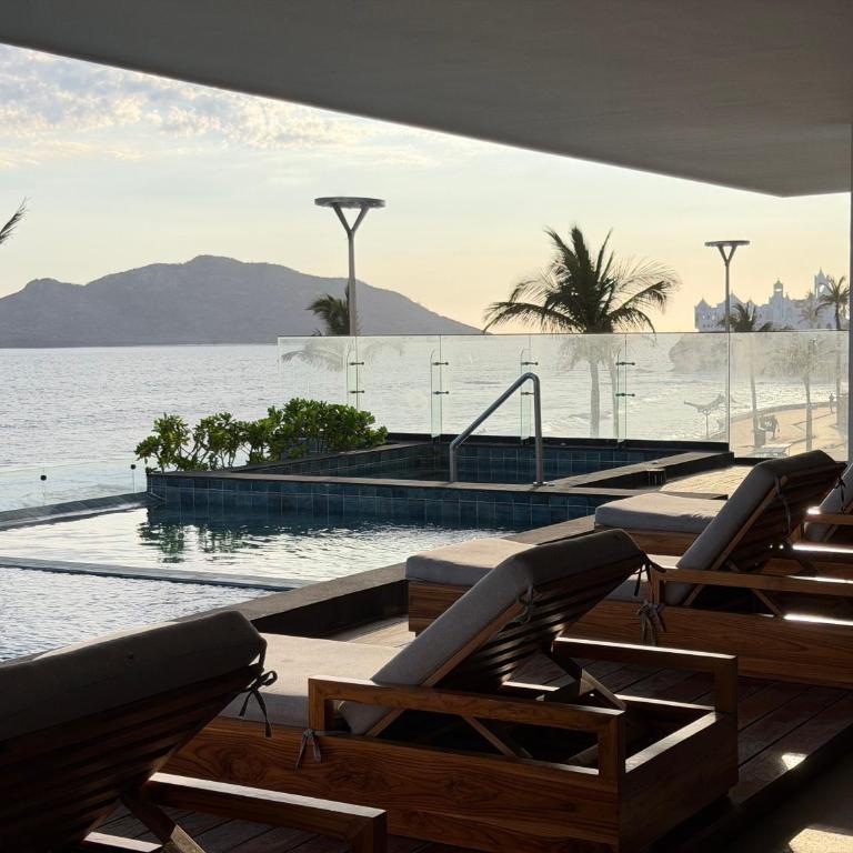 Sunsetline Malecón Mazatlán - Villa with Sea View - 58