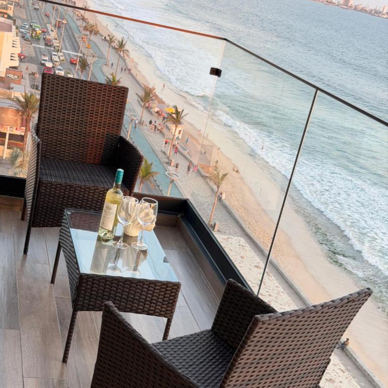 Sunsetline Malecón Mazatlán - Villa with Sea View - 94
