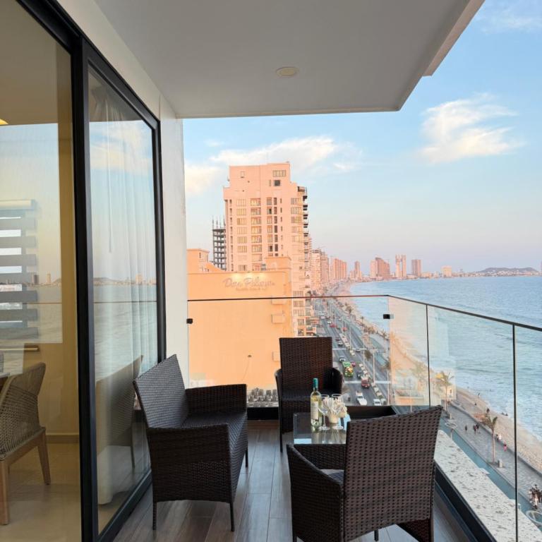 Sunsetline Malecón Mazatlán - Villa with Sea View - 46