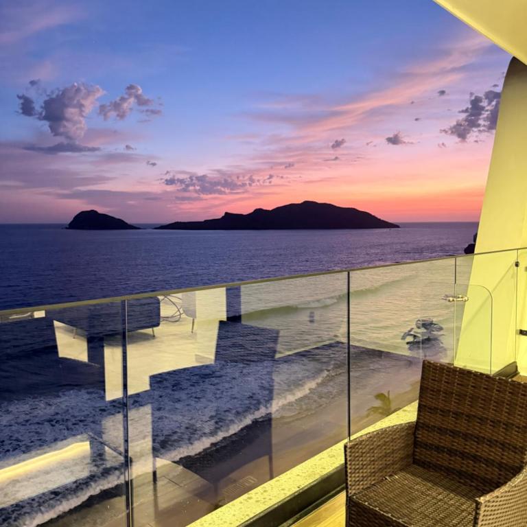 Sunsetline Malecón Mazatlán - Villa with Sea View - 64