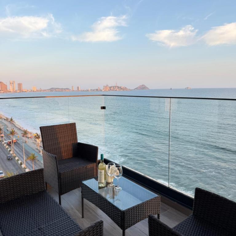 Sunsetline Malecón Mazatlán - Villa with Sea View - 71