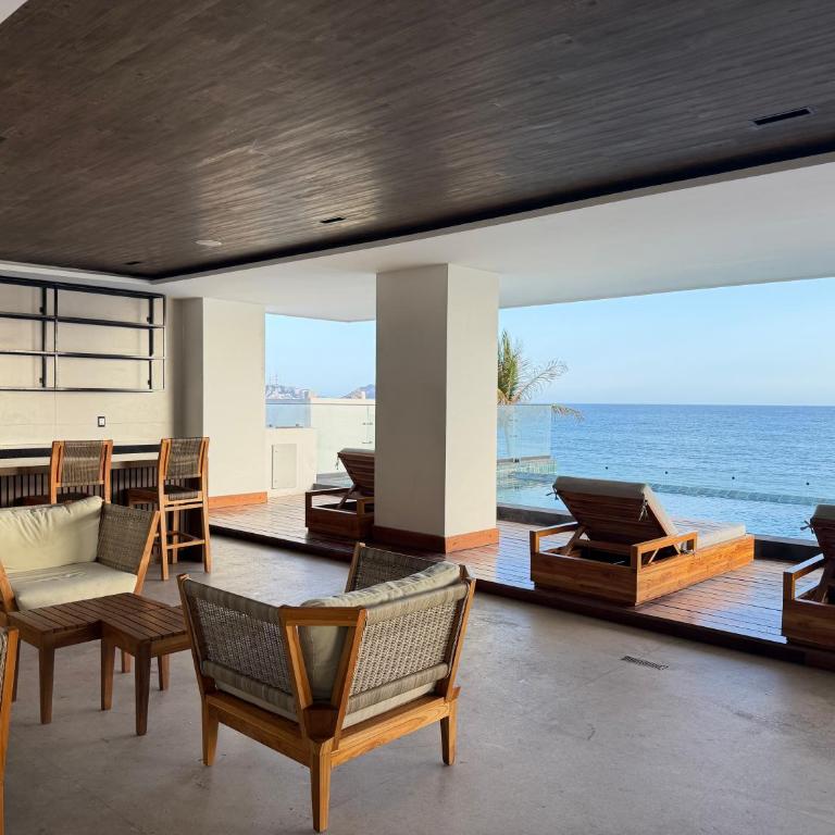 Sunsetline Malecón Mazatlán - Villa with Sea View - 85