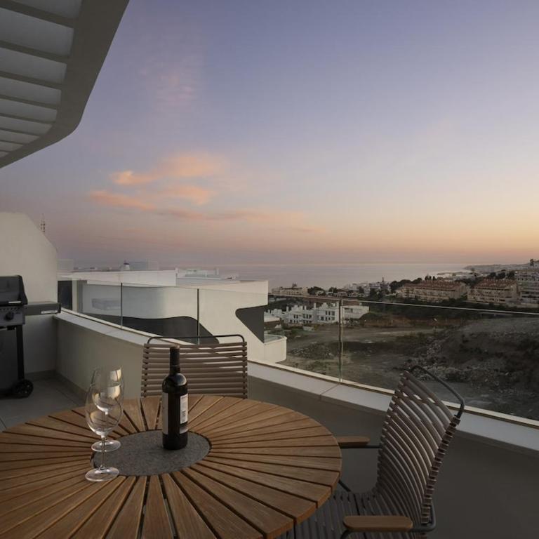 Sunset Top Floor Apartment Higueron - Apartment - 9