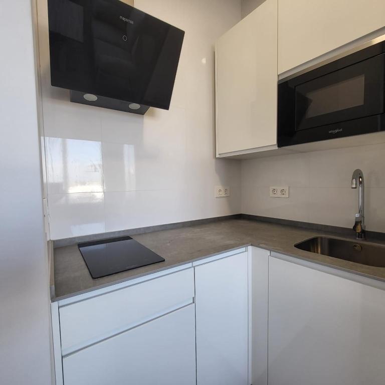 Bonito apartamento moderno con terraza privada - One-Bedroom Apartment - 9