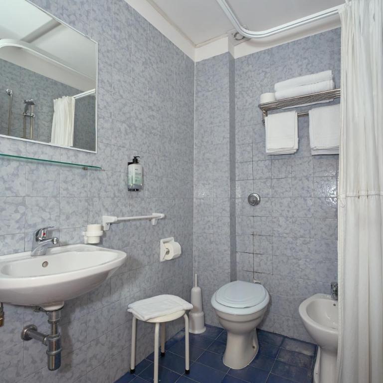 Hotel Dei Cesari - Fronte Mare - Breakfast XXL fino alle 12 - Budget Double or Twin Room - 5