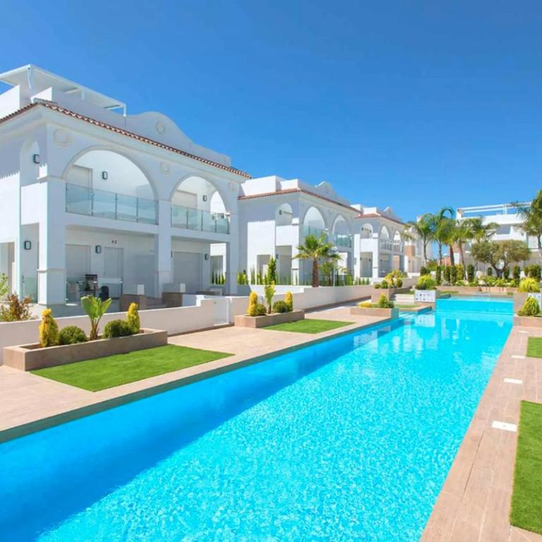 Villa Allegra Ciudad Quesada by Villas&You - Villa Deluxe - 1