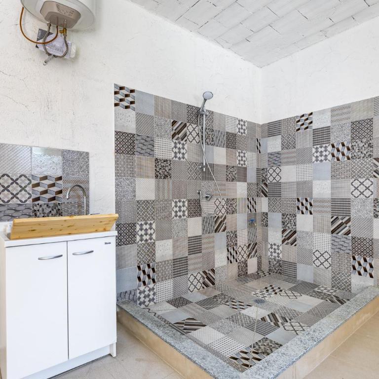 Hostdomus-Happy Holiday - Appartamento con 1 Camera da Letto e Balcone - 16