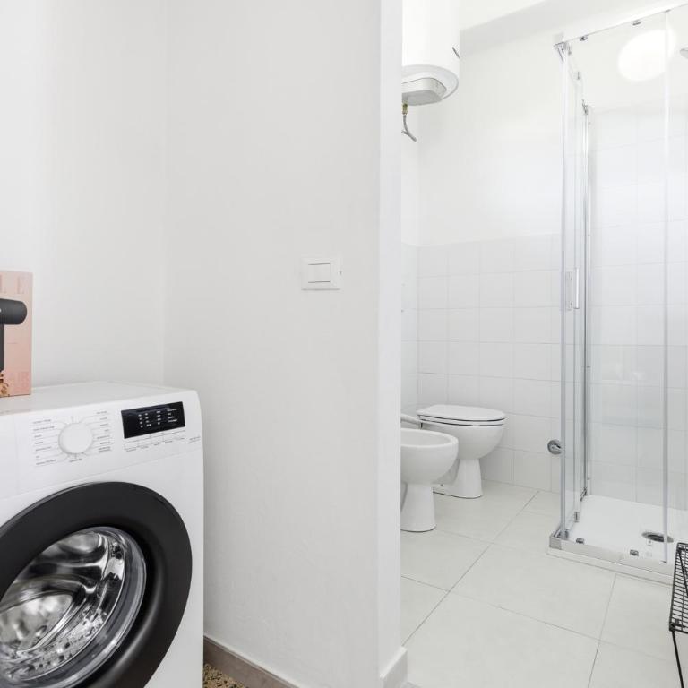 Hostdomus-Happy Holiday - Appartamento con 1 Camera da Letto e Balcone - 13