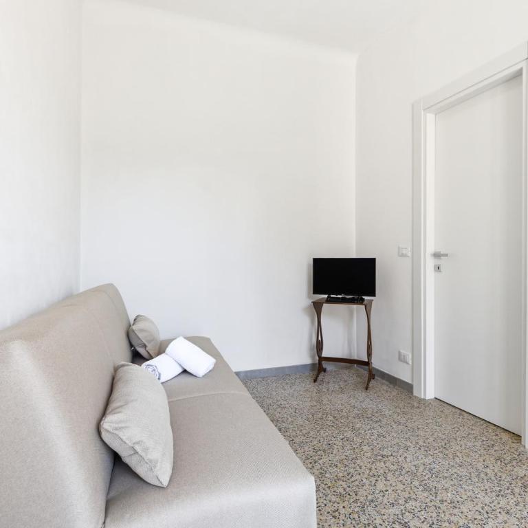 Hostdomus-Happy Holiday - Appartamento con 1 Camera da Letto e Balcone - 9