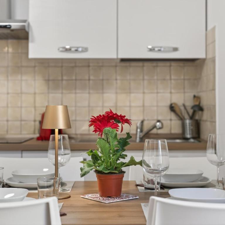 Chez Giselle - Two-Bedroom Apartment - 26