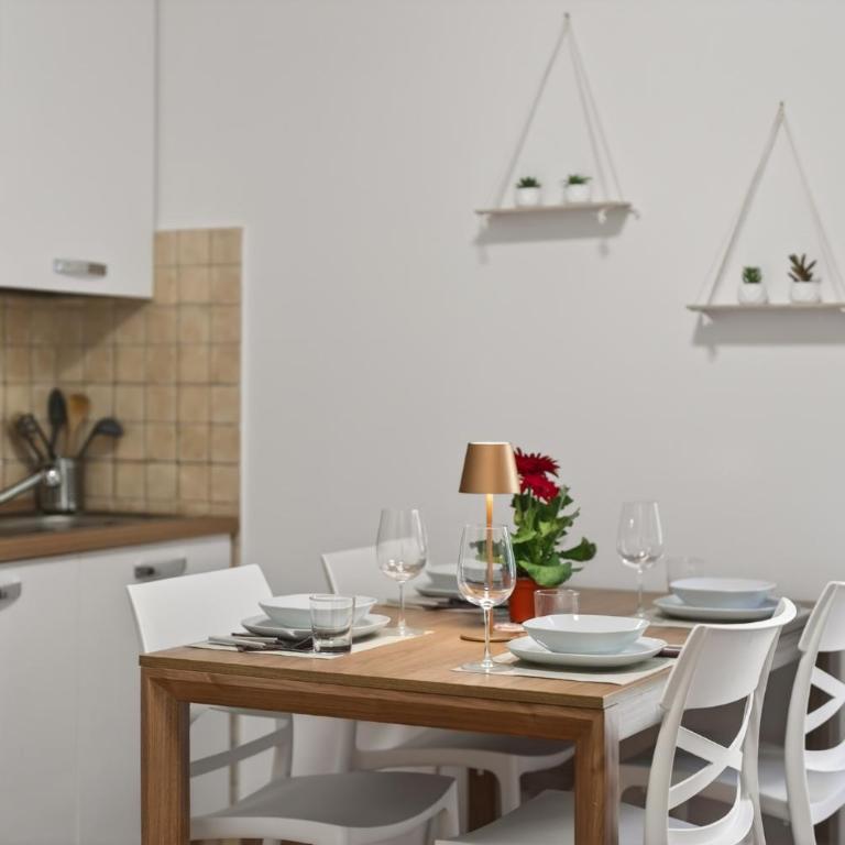 Chez Giselle - Two-Bedroom Apartment - 23