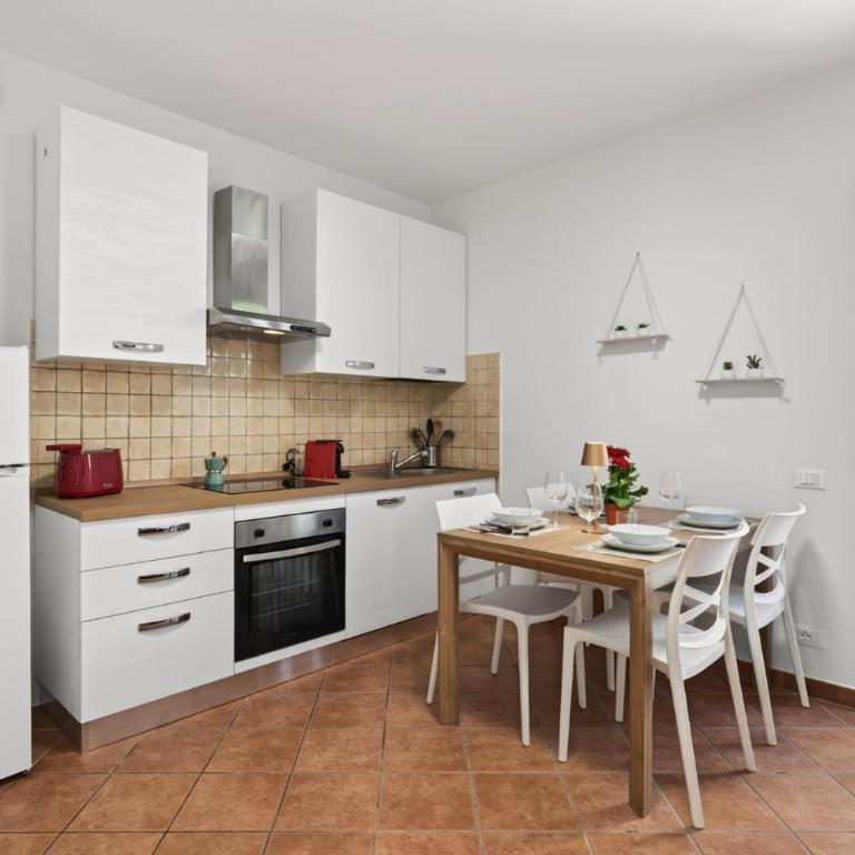 Chez Giselle - Two-Bedroom Apartment - 17