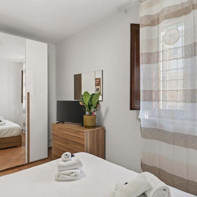 Chez Giselle - Two-Bedroom Apartment - 9
