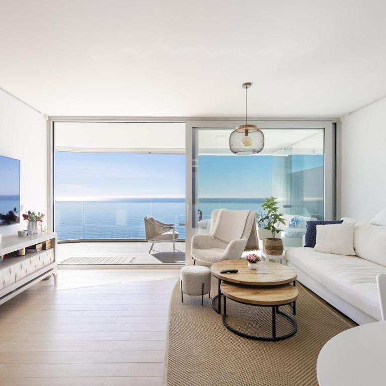 Stunning Seafront Apartment in Carvajal Beach - Apartment - 1