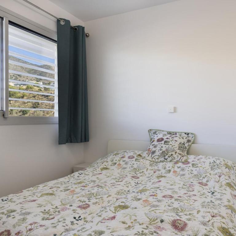 Stunning Seafront Apartment in Carvajal Beach - Apartment - 20