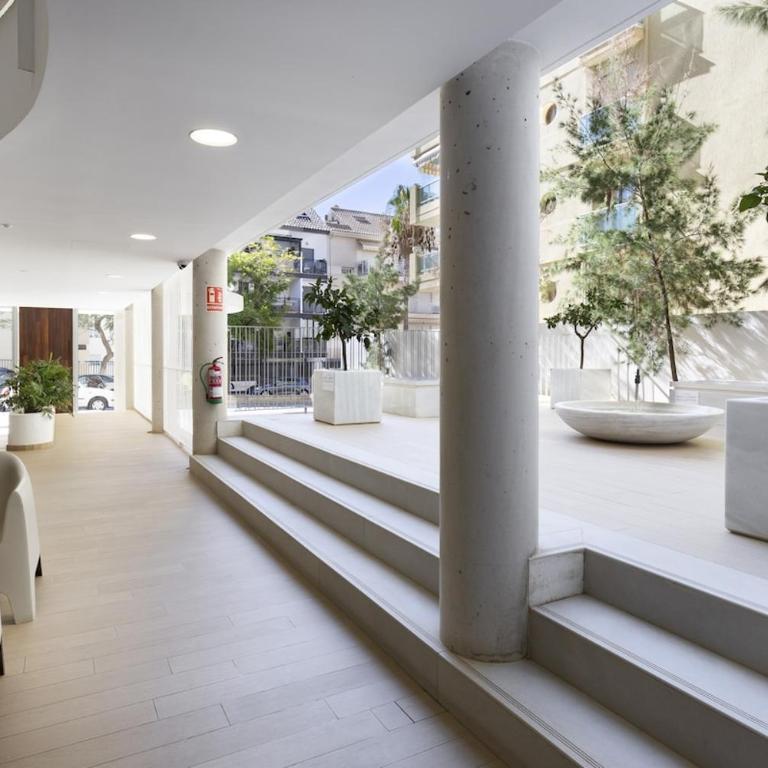 Stunning Seafront Apartment in Carvajal Beach - Apartment - 29