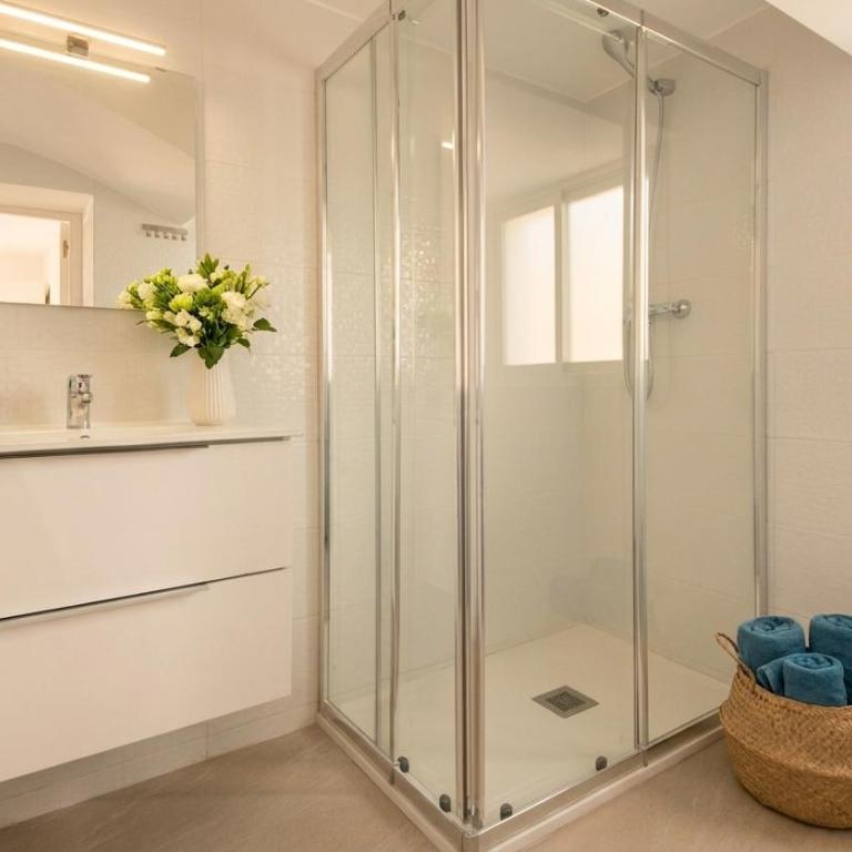 Villa Playa del Sur A 250 metros de una magnifica playa Capacidad más de 16 AC 6 Suites Piscina XL - Villa - 36