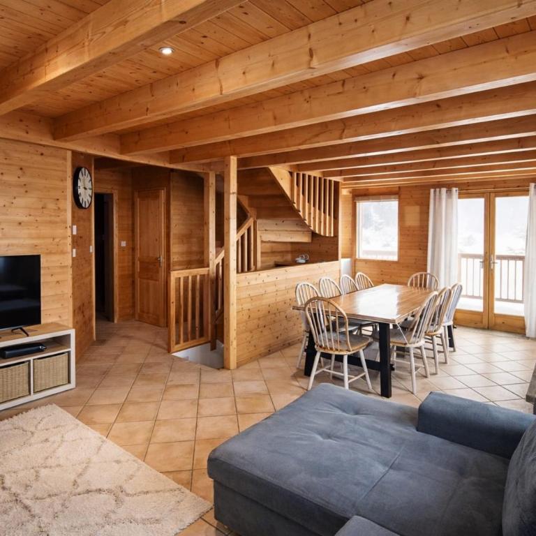 Apt or chalet near the slopes Les Orres - Chalet - 1