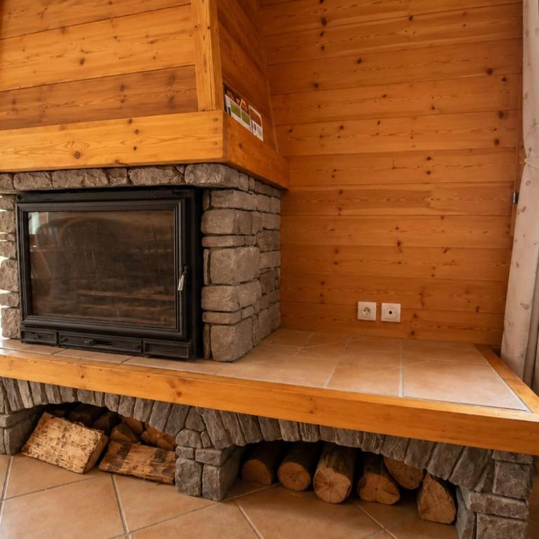 Apt or chalet near the slopes Les Orres - Chalet - 5
