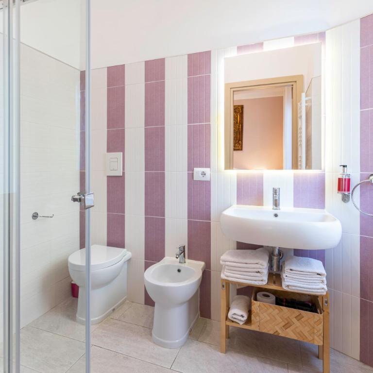Cagliari Center Charming Rooms by Accomodo - Triple Room - 8