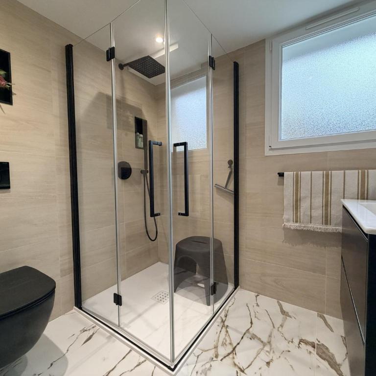 Appartement Camélias - 100m plage - One-Bedroom Apartment with Garden - 14
