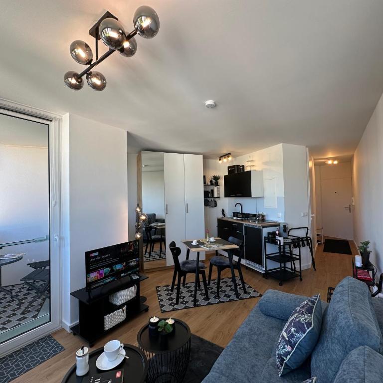 Modernes Loggia-Apartment mit dezentem Bergblick in Kempten im Allgäu - Appartamento con 1 Camera da Letto - 4
