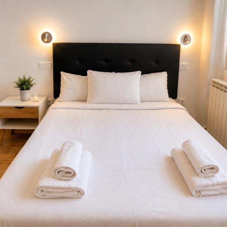 AH- Apartamentos Ifema Funcionales y comodos - One-Bedroom Apartment - 1