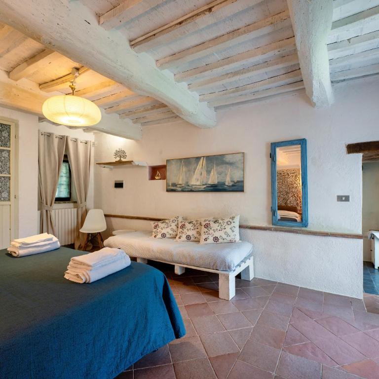 Assisi Countryhouse - Triple Room with Bath - 12
