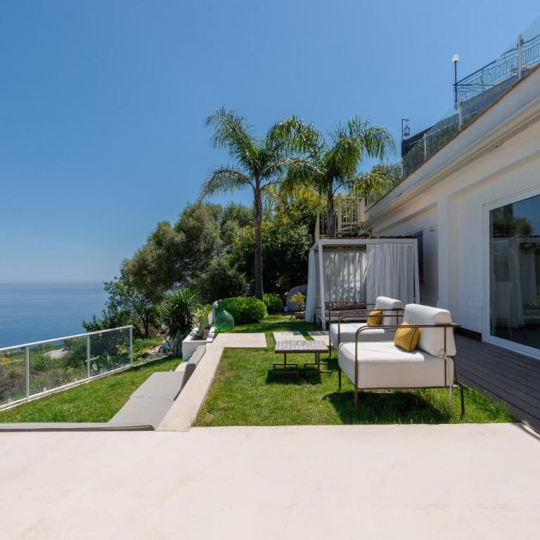 Villa Zagara Garden Spectacular Sea View in Taormina - One-Bedroom Apartment with Sea View and Garden - 8