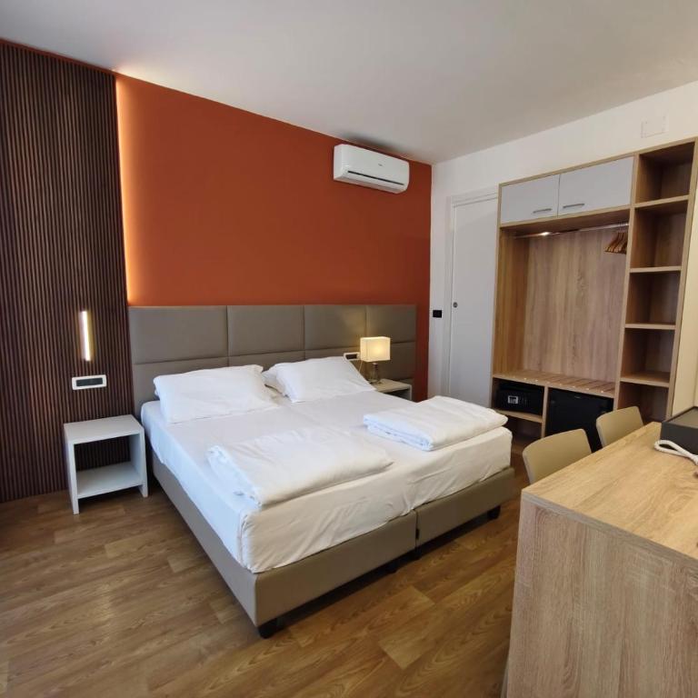 Hotel Nederland - Camera Familiare - 5