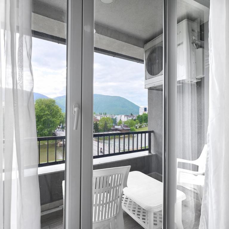 Regency Aparthotel Sarajevo - Two-Bedroom Apartment with River View - 8