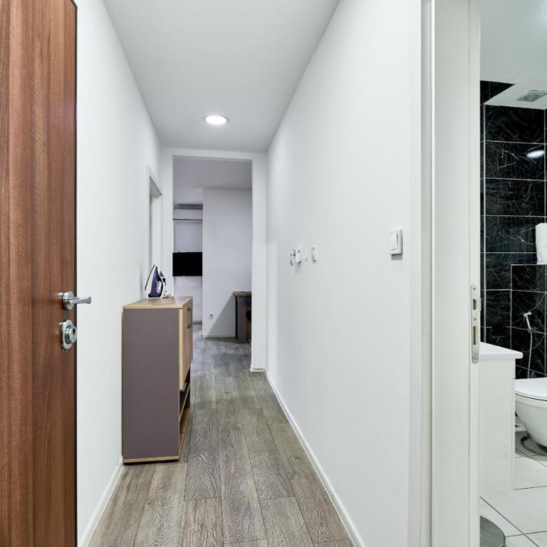 Regency Aparthotel Sarajevo - Two-Bedroom Apartment with River View - 6