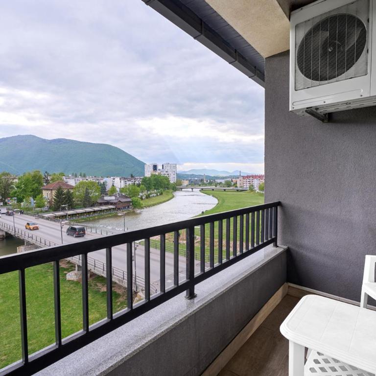 Regency Aparthotel Sarajevo - Two-Bedroom Apartment with River View - 2