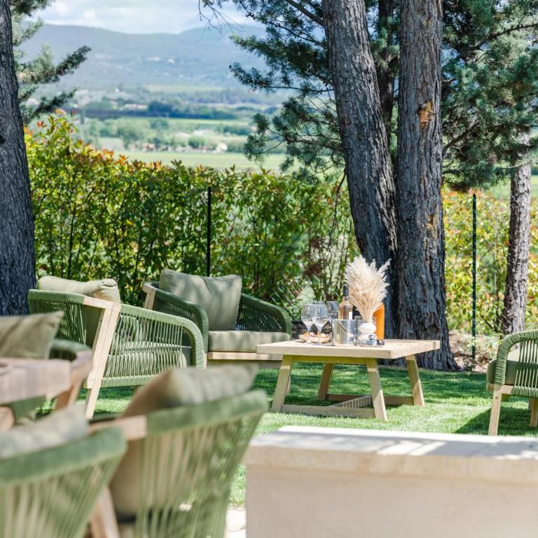 Le Mas Soleria à Gordes avec vue exceptionnelle - Villa - 56