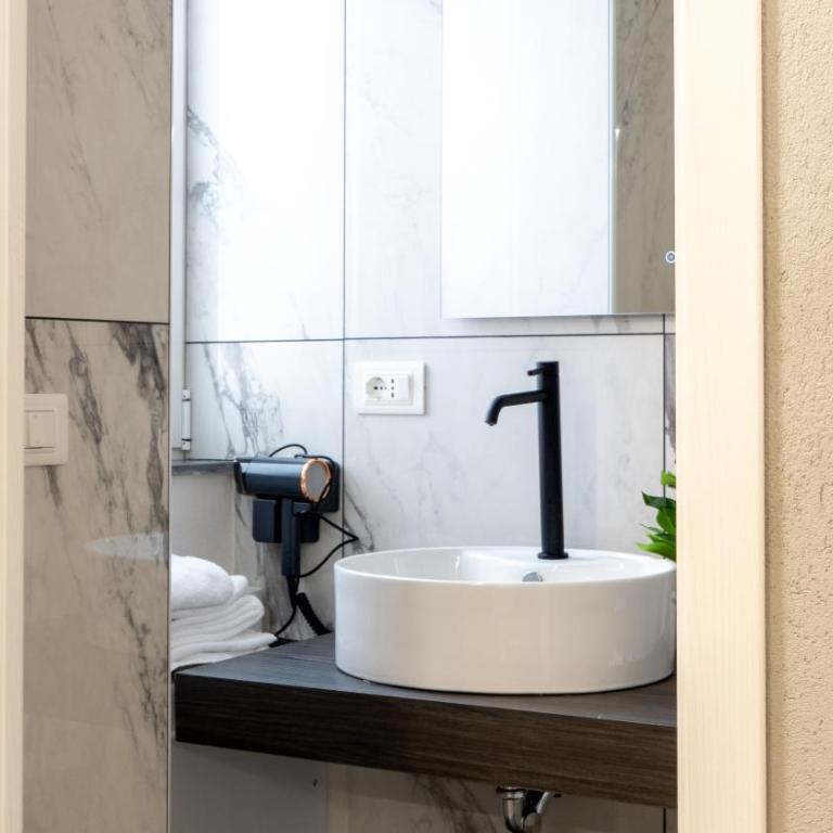 Aetna LuxurySuites - Superior Double Room - 2