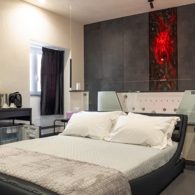 Aetna LuxurySuites - Superior Double Room - 4