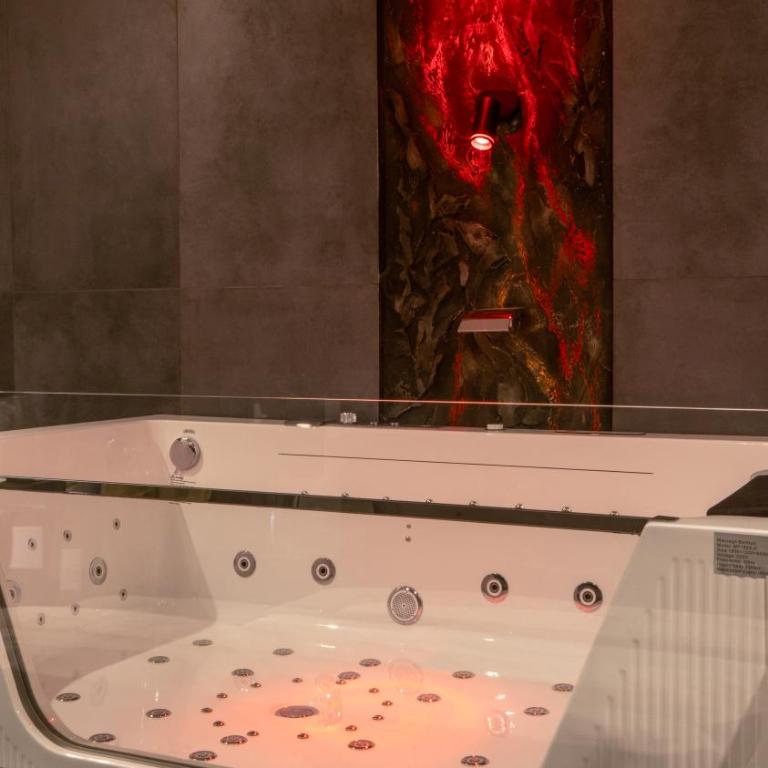 Aetna LuxurySuites - Superior Double Room - 6