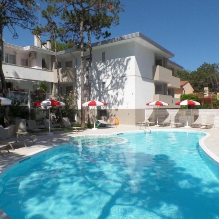 Residence with a pool and hot tub in a quiet area - Apartment - 1