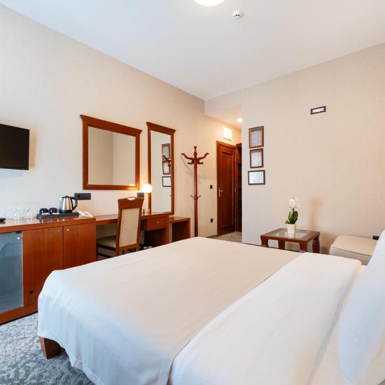 Hotel Montenegrino - Deluxe Double Room with Sea View - 1