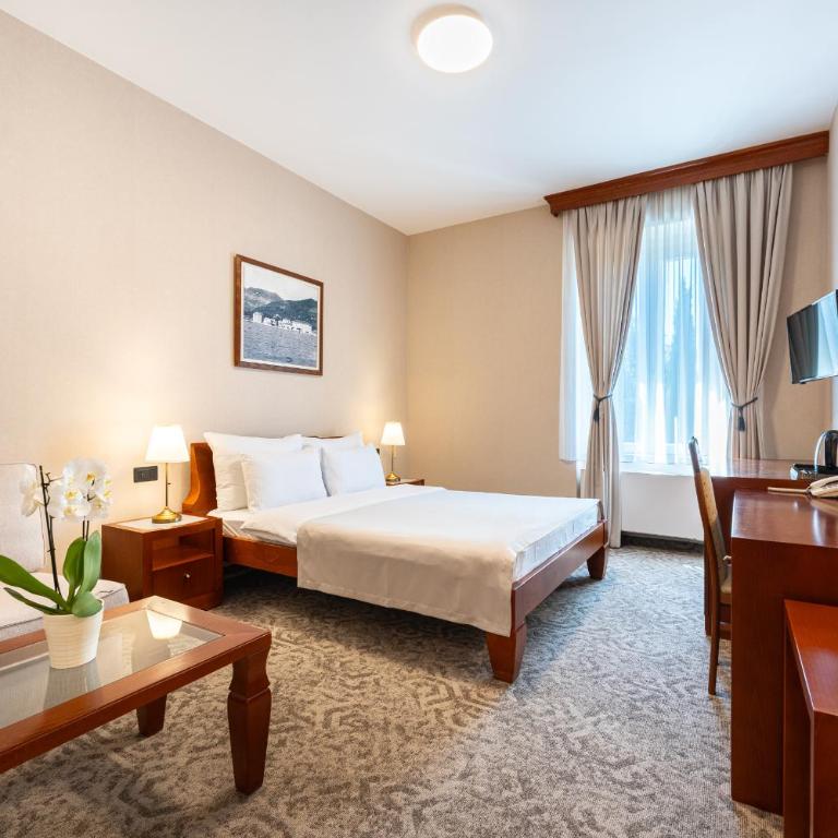 Hotel Montenegrino - Deluxe Double Room with Sea View - 3